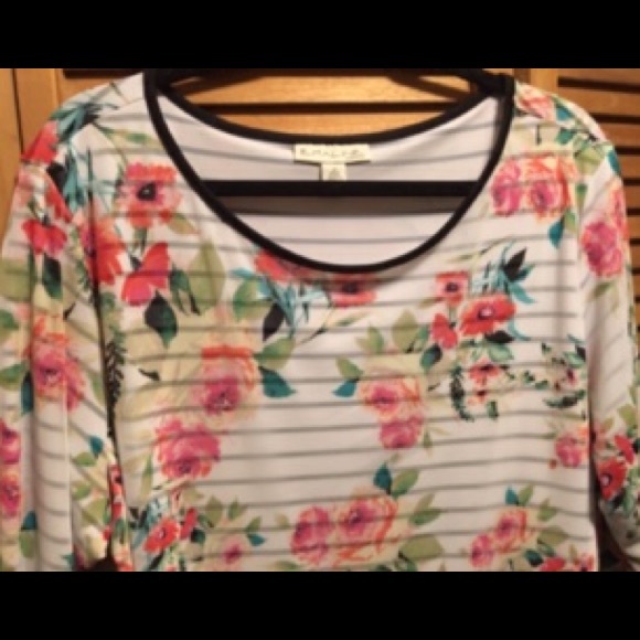 Emaline Woman Flowery Tunic - Picture 3 of 8